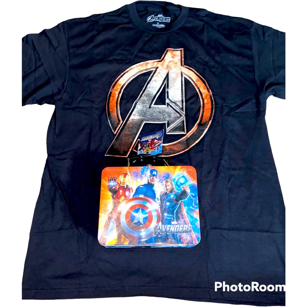 Avengers tee shirt size L NEW with avengers NEW lunch box